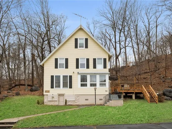 54 4th St, Hillburn, NY 10931