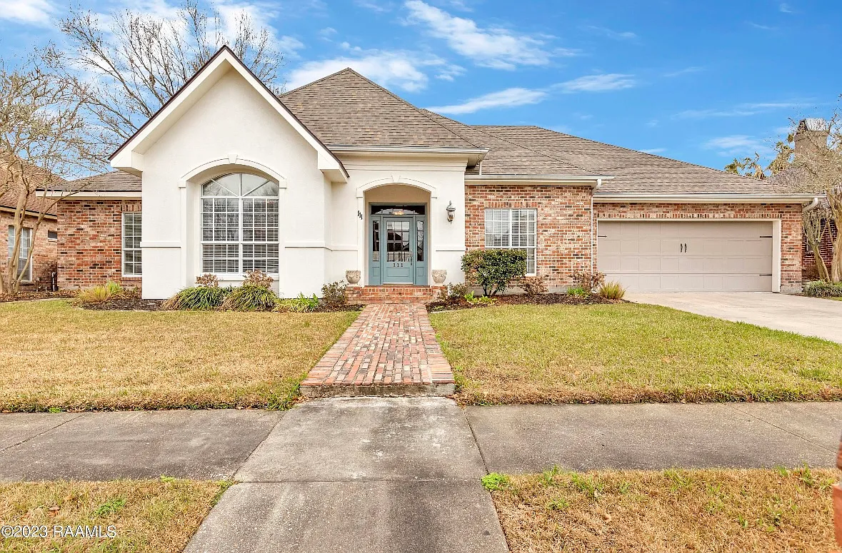 4 bed, 2762 sqft, $3,900 — Photo 1
