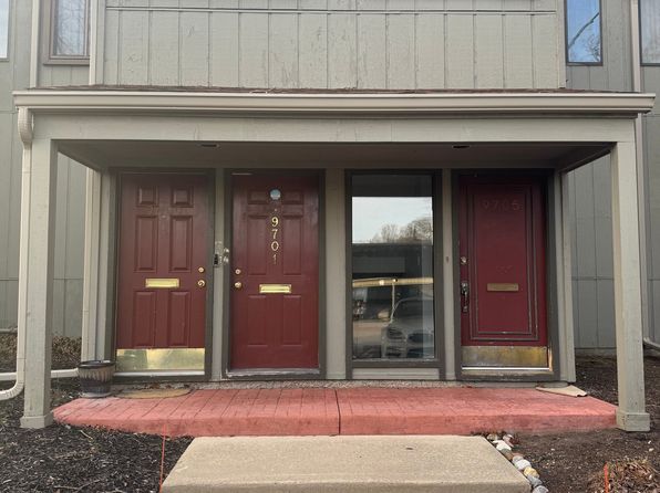 9701 Harbour Cove Ct, Ypsilanti, MI 48197