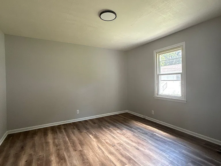 916 N Monroe Ave #2 — Photo 6