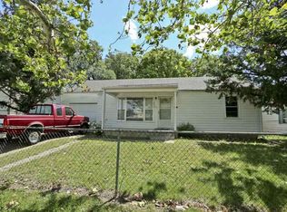 2450 N Grove Ave, Wichita, KS 67219