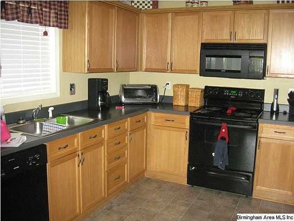 3rd image of 376 Parkwood Dr
