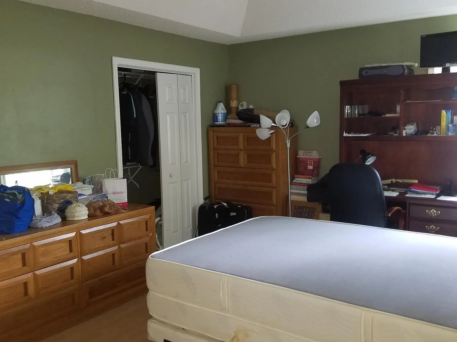 4 bed, 2.5 bath, 2600 sqft, $2,550 — Photo 4