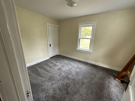 4th image of 1695 Elwood St