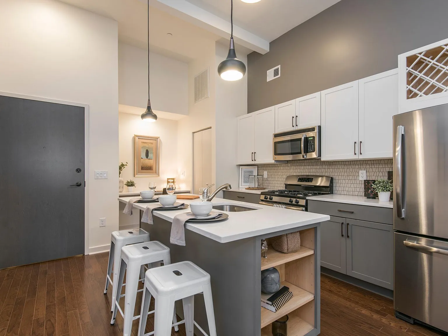 1700 Chestnut Street — Photo 1