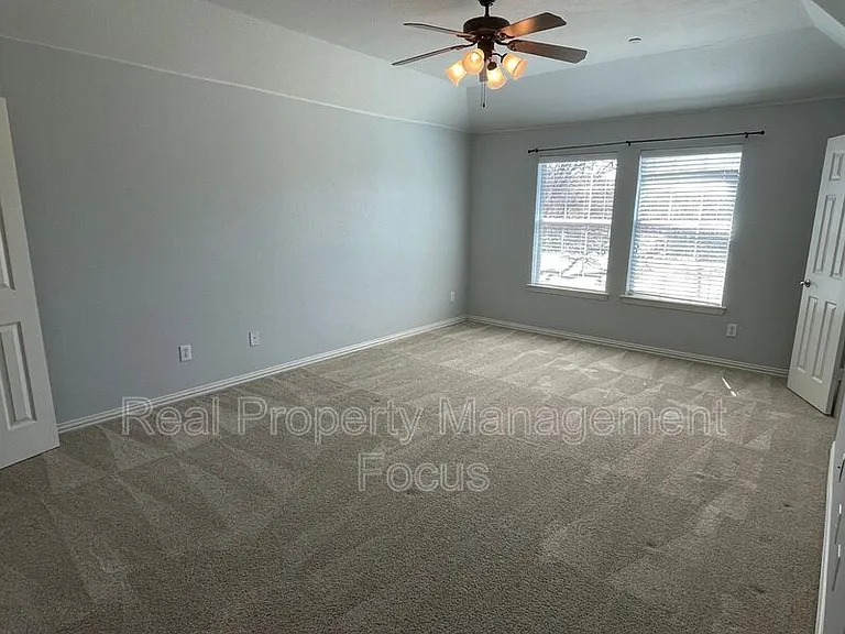 4645 Penelope Ln — Photo 12
