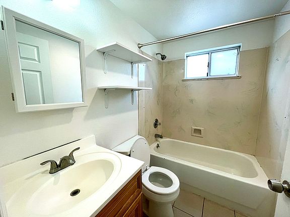 5th image of 1083-1085 67th St #B