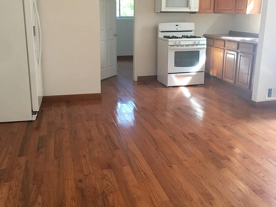 2884 Victory Blvd #2