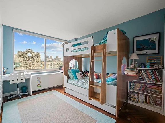 5th image of 250 W 90th St APT 18H
