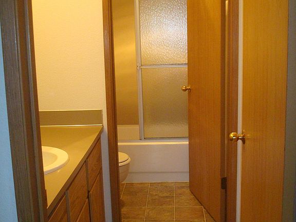 5th image of 4219 7th Ave NE APT 202