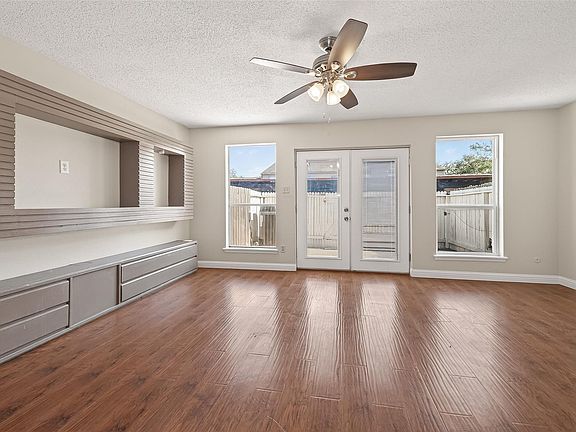 3rd image of 6424 Kentwick Dr #24/3