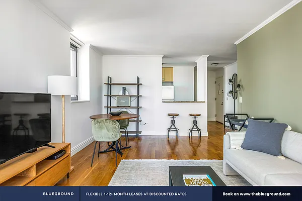 Rented by The Blueground | media 6