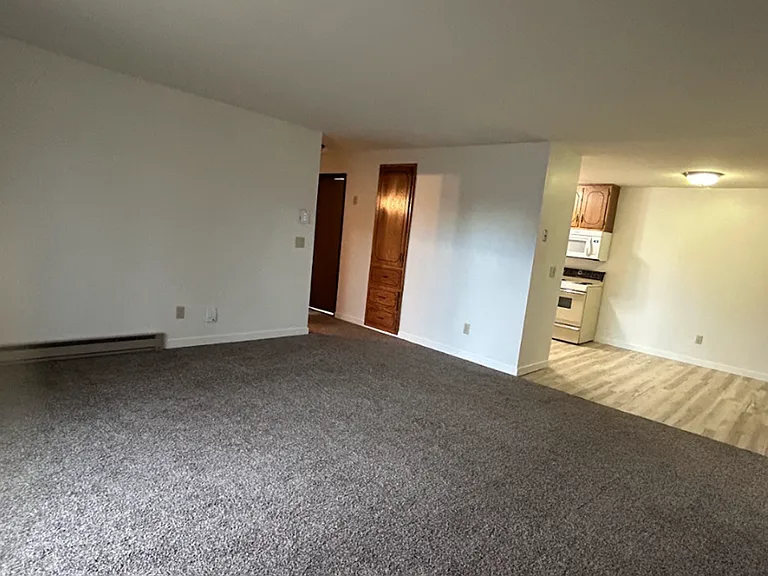 944 E Elm Dr — Photo 15
