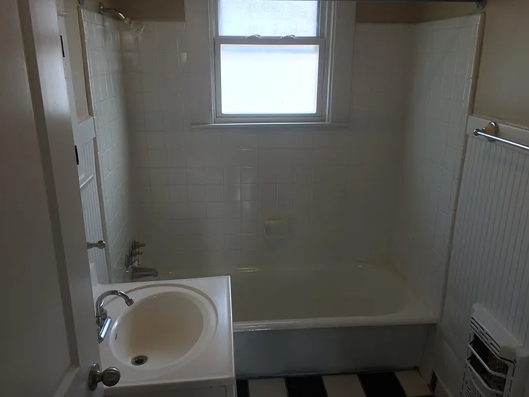 2633 Joseph St — Photo 7