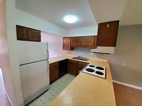3rd image of 1719 Wilkinson Pike