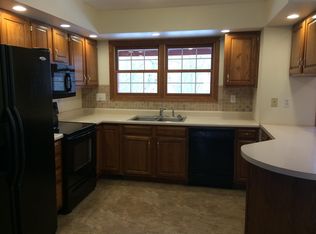 11751 New London Gravel Rd, Hannibal, MO 63401