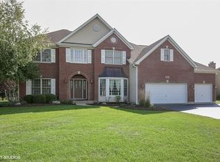 681 Goldenrod Dr, Algonquin, IL 60102