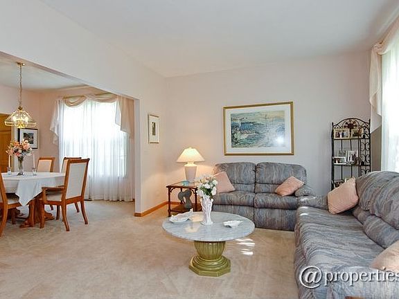 Living Room/Dining Room