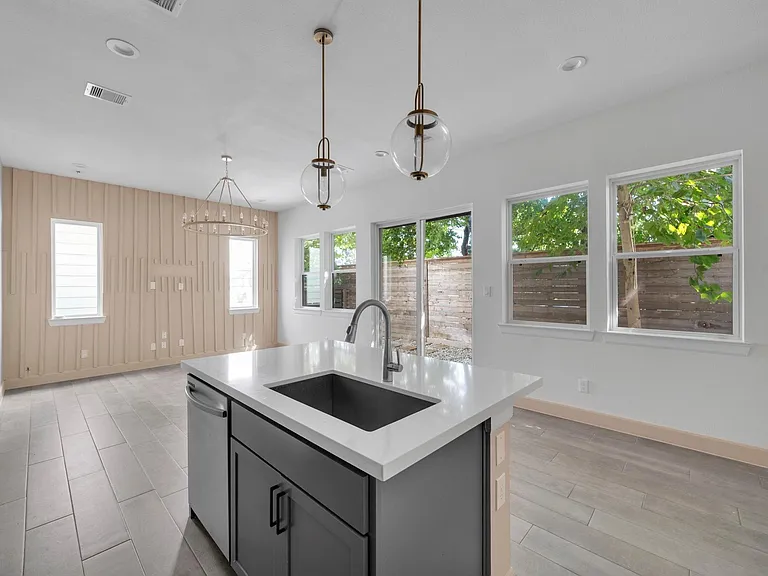 9551 Neuens Rd #B — Photo 8
