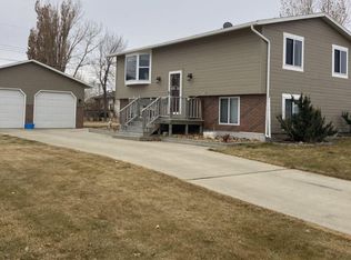 310 Linden Ave, Glendive, MT 59330