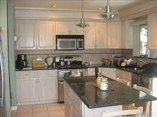 2nd image of 558 Lindell Blvd