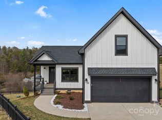41 Alaskan Dr, Leicester, NC 28748