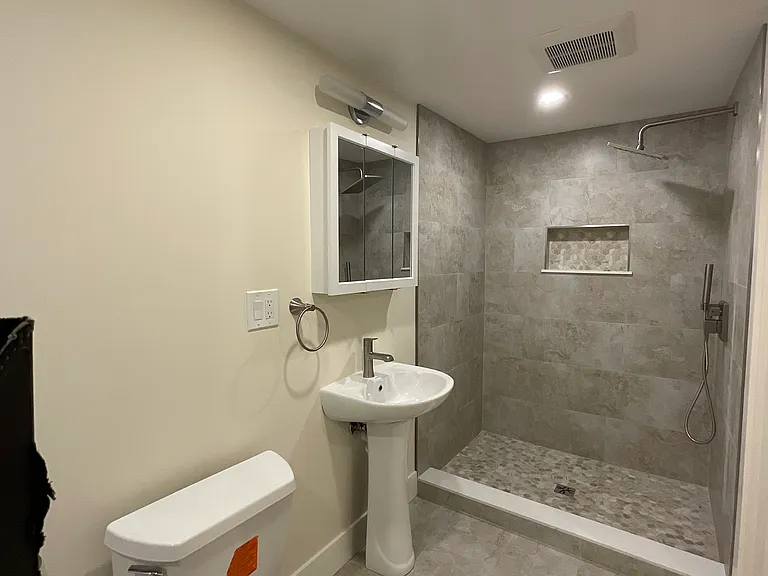 49 Irving St #3 — Photo 9