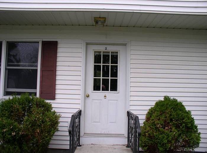 110 Roberts St APT 2, Canastota, NY 13032 Zillow