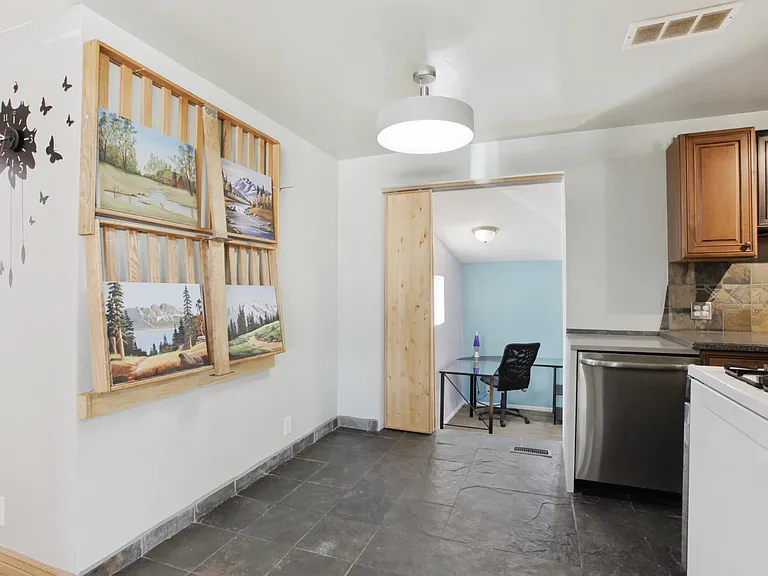 35 S Meade St — Photo 11