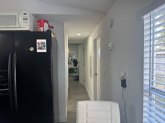 5th image of 9806 Palm Way