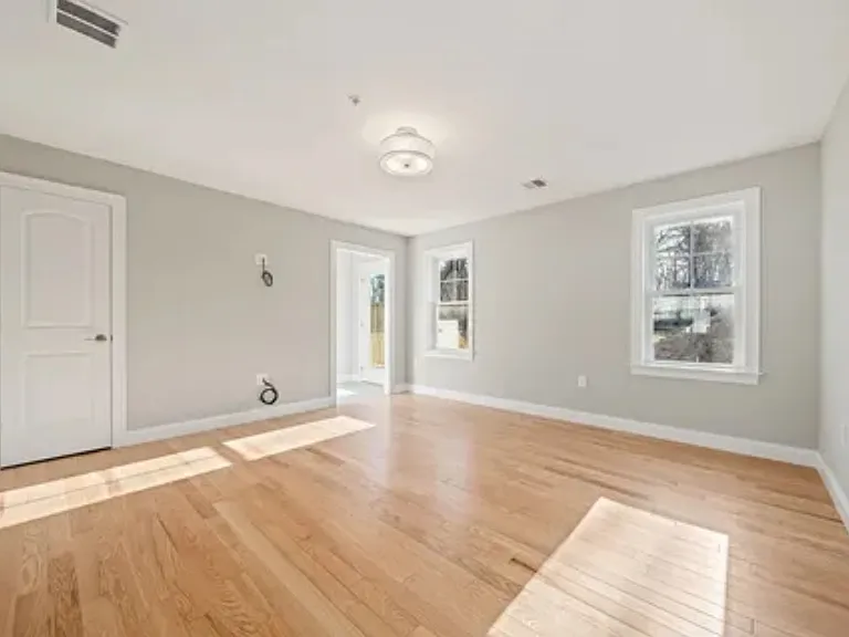 55 Plymouth St #J35 — Photo 11