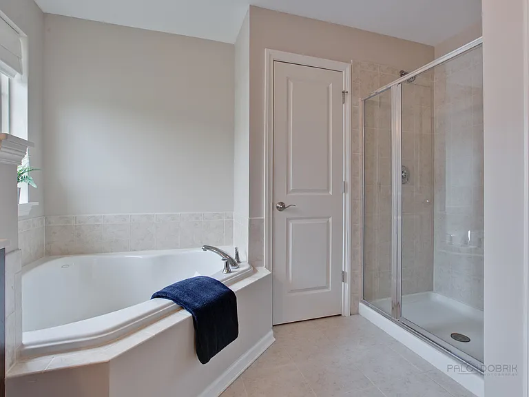 1194 Danforth Ct — Photo 21