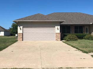 223 Oakwood Ave #B, Oglesby, IL 61348