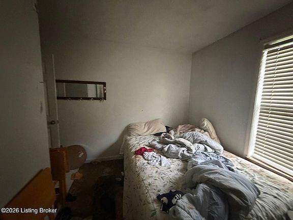 3rd image of 3067 N Campbell Rd