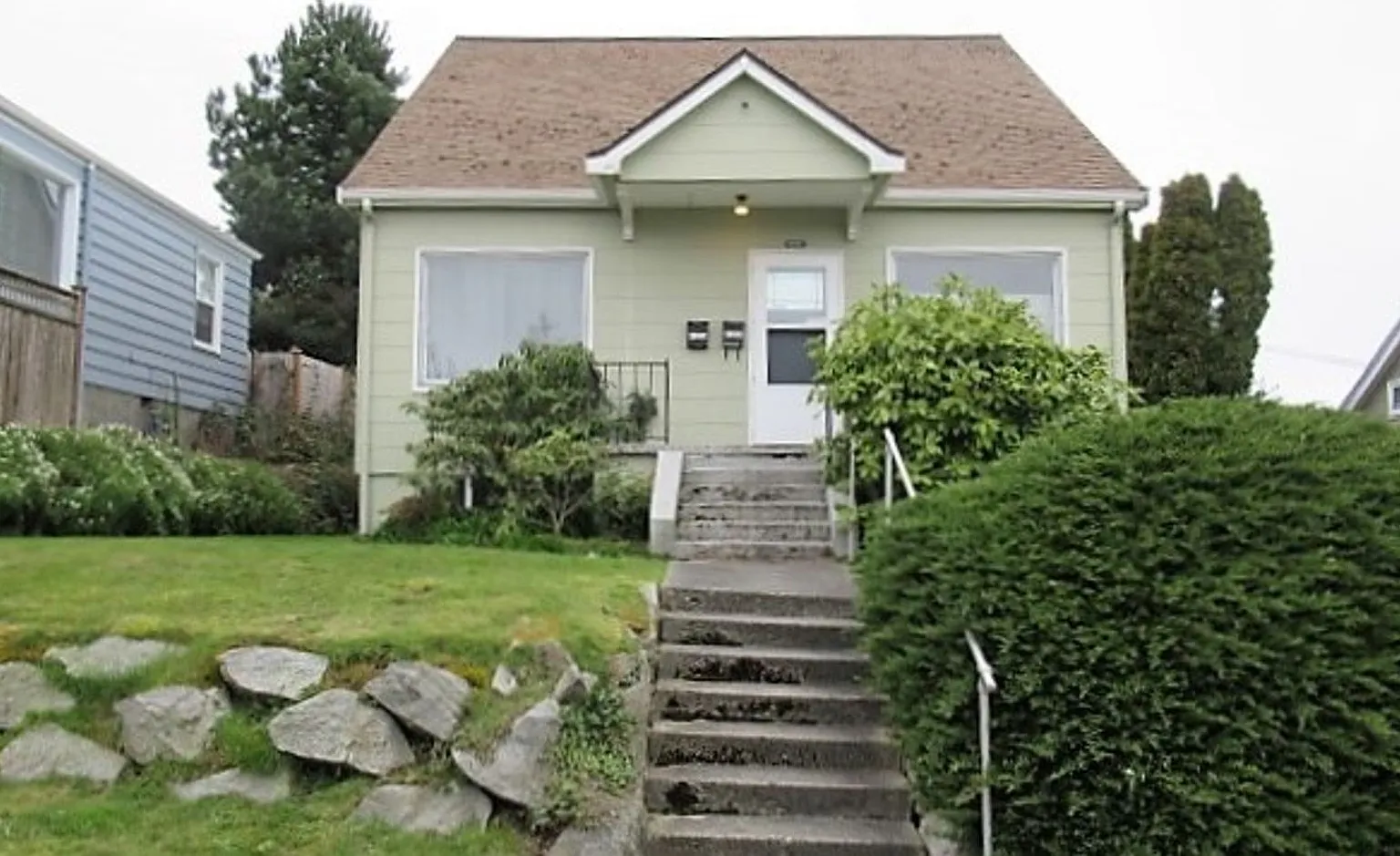 4725 35th Ave SW — Photo 1