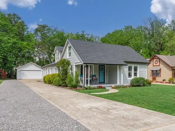 1127 W Symmes St, Norman, OK 73069