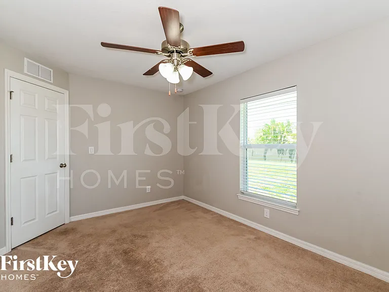 1203 SW 29th St — Photo 11