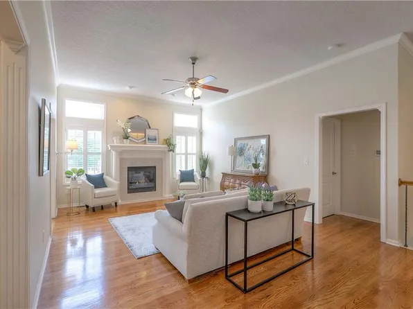 4813 SW Soldier Dr, Lees Summit, MO 64082