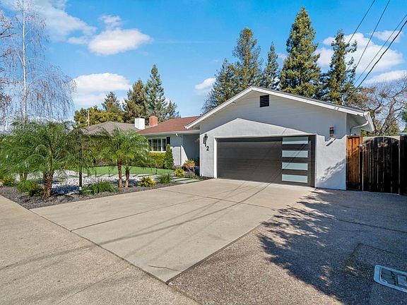4th image of 12 Country Ln