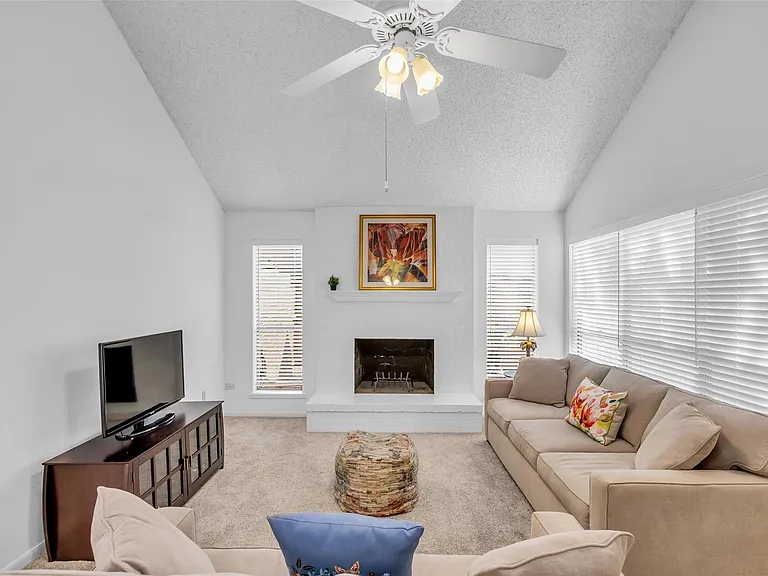 13740 Hollowgreen Dr #605 — Photo 5