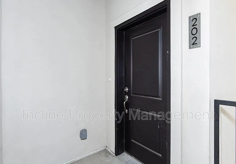 362 S 1080 W #A202 — Photo 18