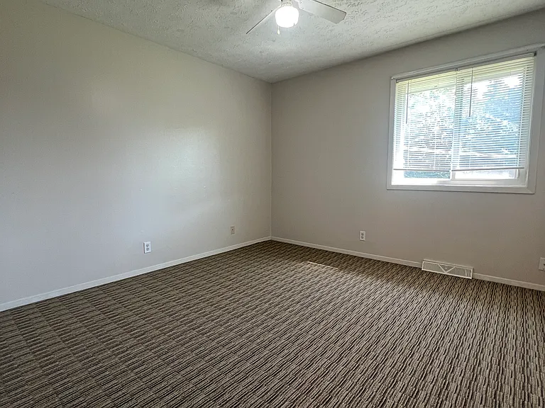 5051 & 5055 Marshall Dr — Photo 8