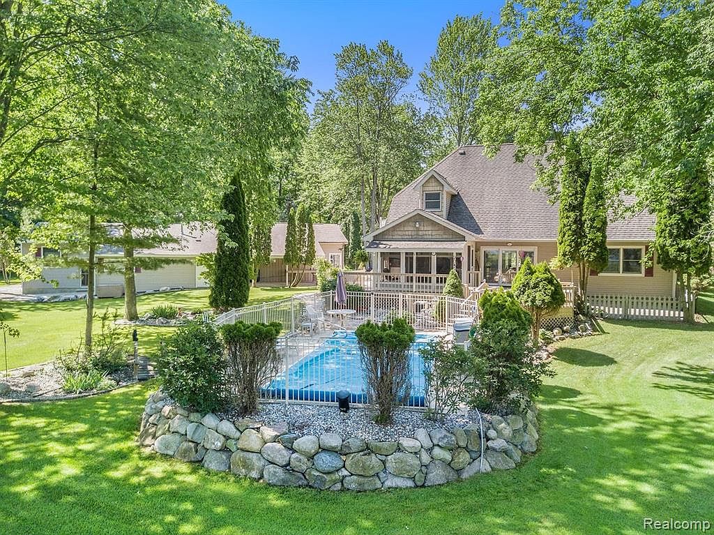4939 Cedar Lake Rd, Howell, MI 48843 Zillow
