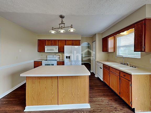 4th image of 4571 Bridgehill Dr