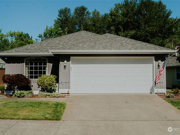2nd image of 4416 SE 7th Street Pl SE