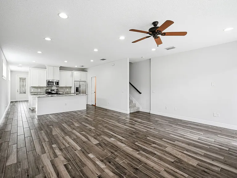 2411 W Fig St #1 — Photo 7