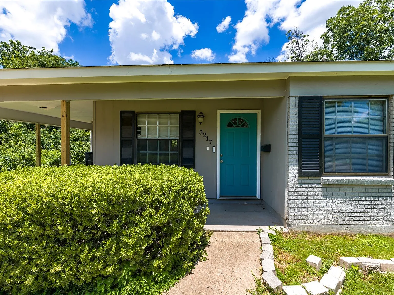 3 bed, 1163 sqft, $1,200 — Photo 2