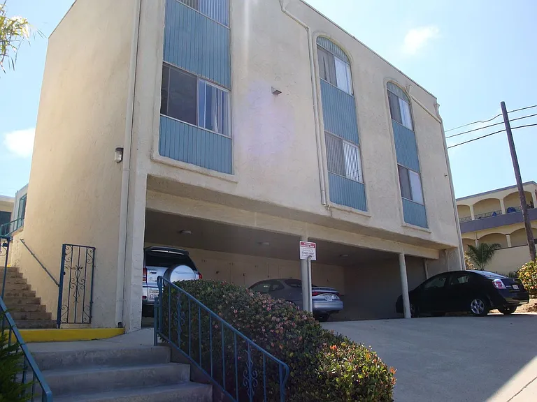 2625 Camulos St — Photo 13