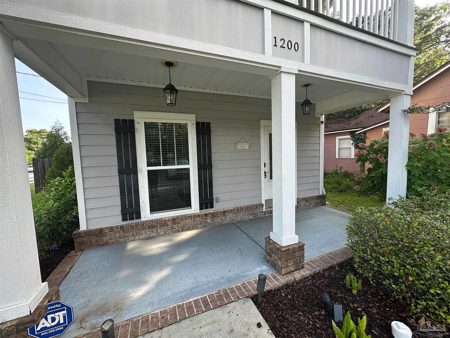 3 bed, 2.5 bath, 1664 sqft, $2,850 — Photo 2