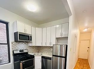 207 E 14th St #1E, New York, NY 10003